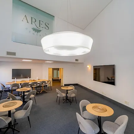 Ares Rentals Alvaro Cunqueiro Madrid Exterior foto
