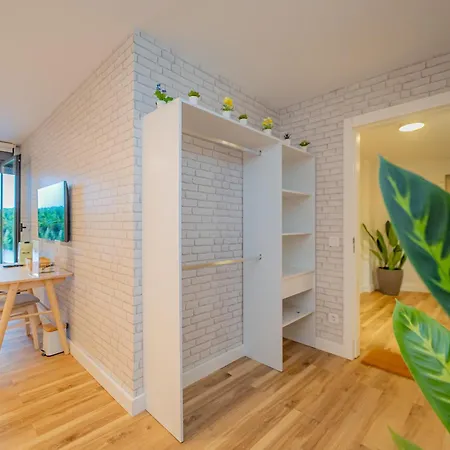 Ares Rentals Alvaro Cunqueiro Madrid Exterior photo